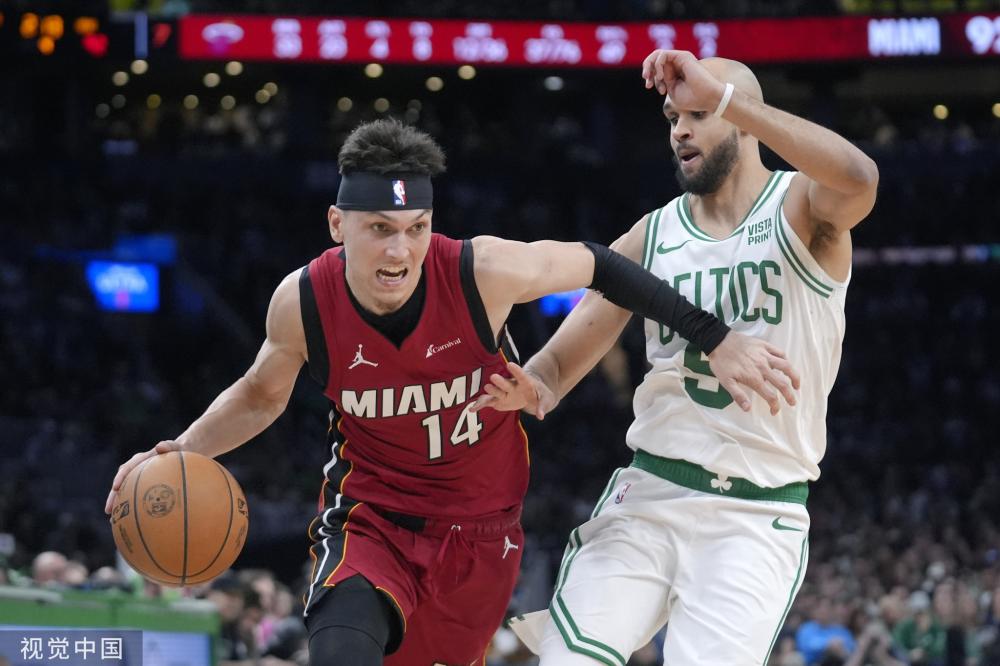 在首局比赛 在首局比赛